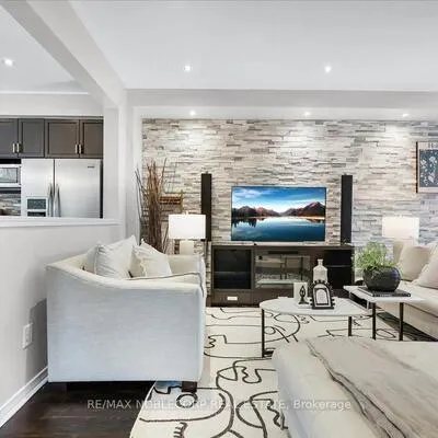 952,&nbsp;BRIMORTON, Morningside, Toronto