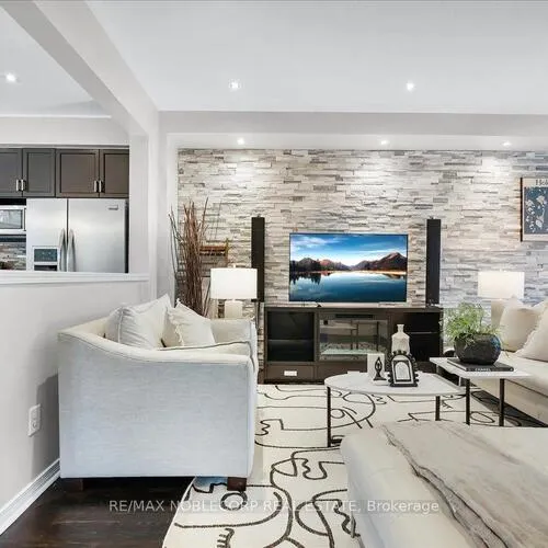 Premium freehold home for sale: 952, BRIMORTON, Morningside, Toronto
