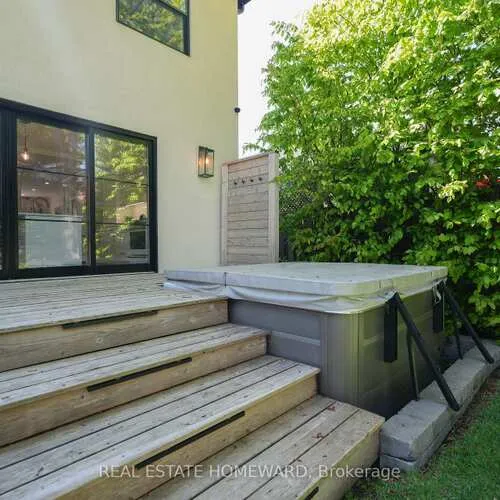Premium freehold home for sale: 27, Avalon, Birchcliffe-Cliffside, Toronto