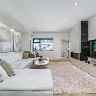 36,&nbsp;Kent, Greenwood-Coxwell, Toronto
