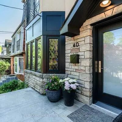 40,&nbsp;Courcelette, Birchcliffe-Cliffside, Toronto
