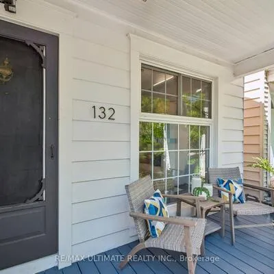 132,&nbsp;Hanson, Woodbine Corridor, Toronto