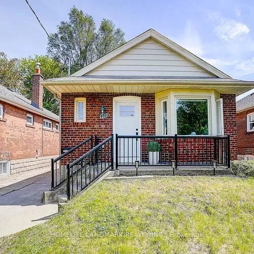 Premium freehold home for sale: 609, Mortimer, Danforth Village-East York, Toronto