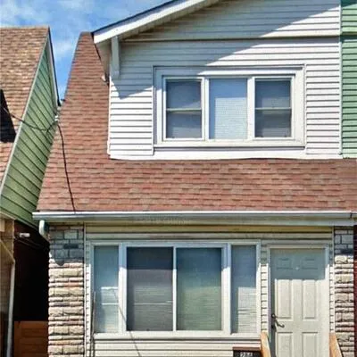 284,&nbsp;Woodfield, Greenwood-Coxwell, Toronto