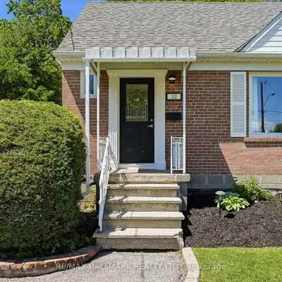 32,&nbsp;Rockwood, Cliffcrest, Toronto