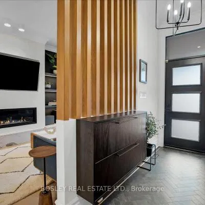 372,&nbsp;Logan, South Riverdale, Toronto