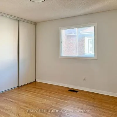 32,&nbsp;Perthshire, L'Amoreaux, Toronto