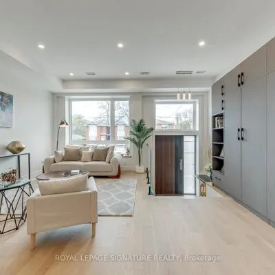 850,&nbsp;Cosburn, East York, Toronto
