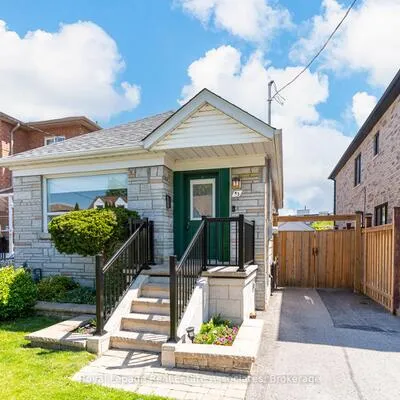 43,&nbsp;Heale, Birchcliffe-Cliffside, Toronto