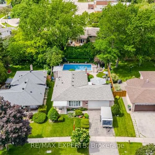 Premium freehold home for sale: 69, Oakmeadow, Morningside, Toronto