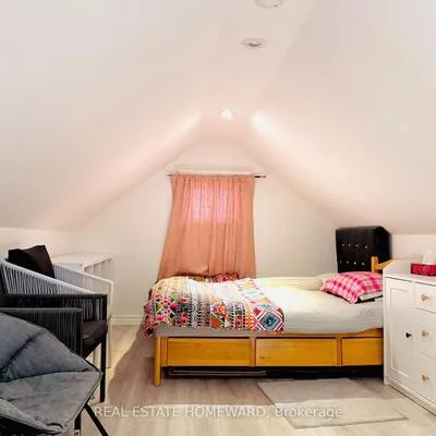 41,&nbsp;Patterson, Oakridge, Toronto