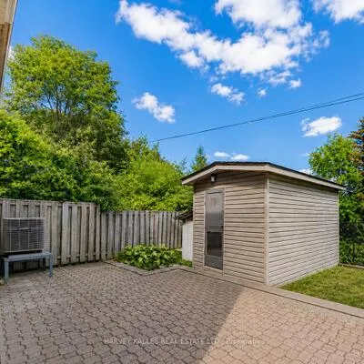 205,&nbsp;Vauxhall, Dorset Park, Toronto