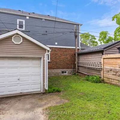 141,&nbsp;O'Connor, East York, Toronto