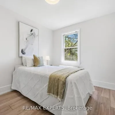 221,&nbsp;Clonmore, Birchcliffe-Cliffside, Toronto