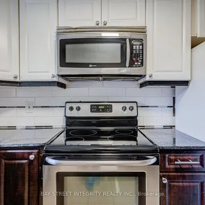 19,&nbsp;Robinson, Oakridge, Toronto