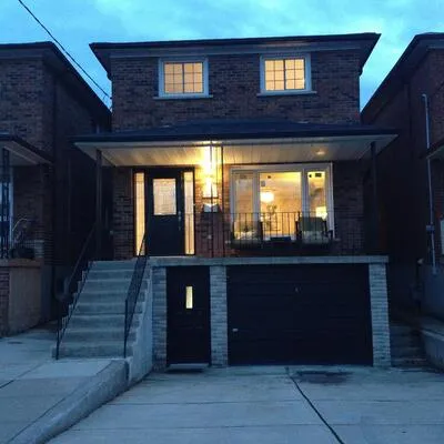 121,&nbsp;Sammon, Danforth Village-East York, Toronto