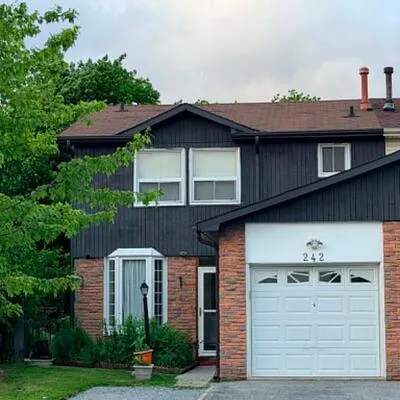 242,&nbsp;Braymore, Rouge E11, Toronto