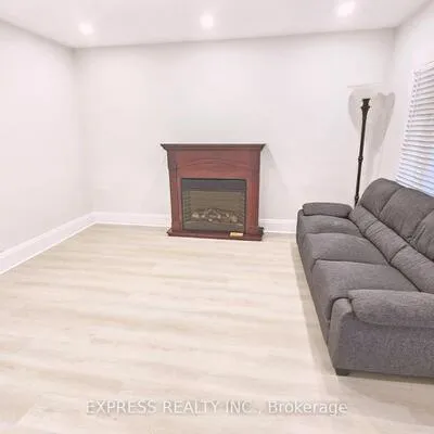 9,&nbsp;Bryant, Crescent Town, Toronto