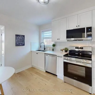 8,&nbsp;Lombardy, Kennedy Park, Toronto