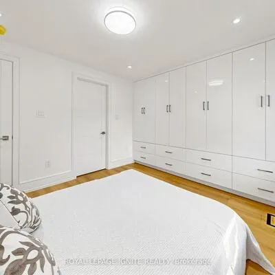 160,&nbsp;Manse, West Hill, Toronto