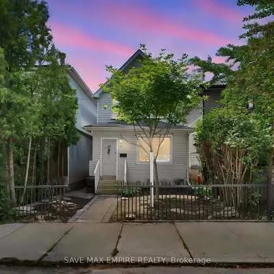19,&nbsp;Minto, Greenwood-Coxwell, Toronto