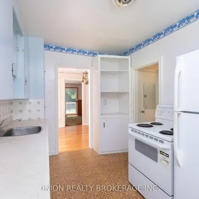 37,&nbsp;Shirley, Scarborough Village, Toronto
