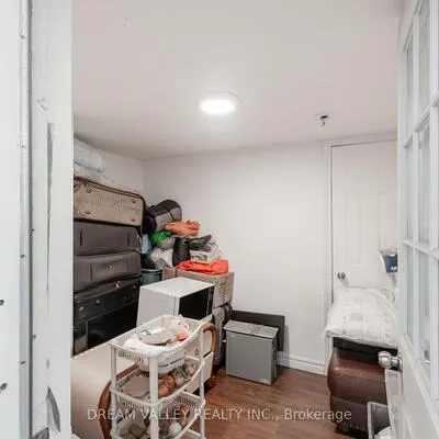 51,&nbsp;Sloley, Cliffcrest, Toronto