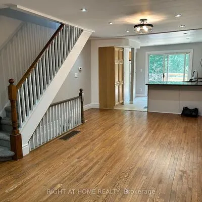 280,&nbsp;Kenilworth, The Beaches, Toronto