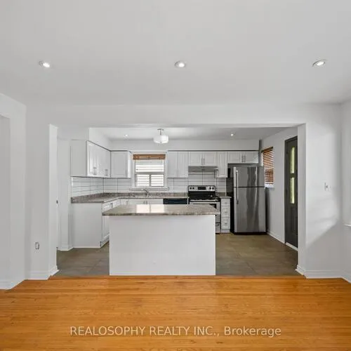 Premium freehold home for sale: 230, Kennedy, Birchcliffe-Cliffside, Toronto