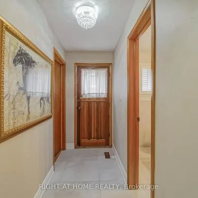 2,&nbsp;Lapworth, Steeles, Toronto