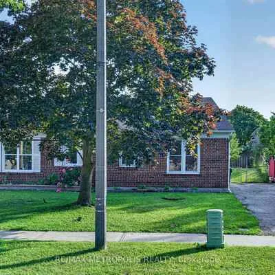 16,&nbsp;Stanbridge, Malvern, Toronto