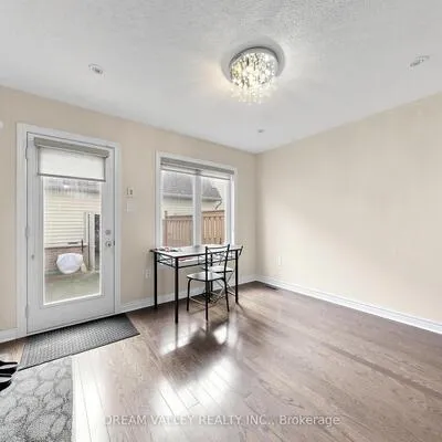 8,&nbsp;Zezel, Dorset Park, Toronto