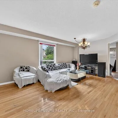 16,&nbsp;Rozell, Centennial Scarborough, Toronto