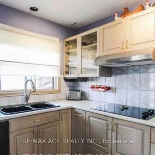 Premium freehold home for sale: 18, Roseglor, Bendale, Toronto