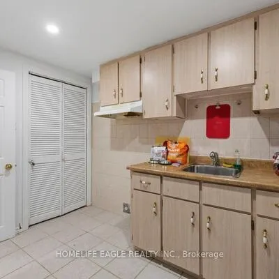 156,&nbsp;Heale, Birchcliffe-Cliffside, Toronto
