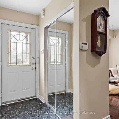 33,&nbsp;Torrens, Broadview North, Toronto
