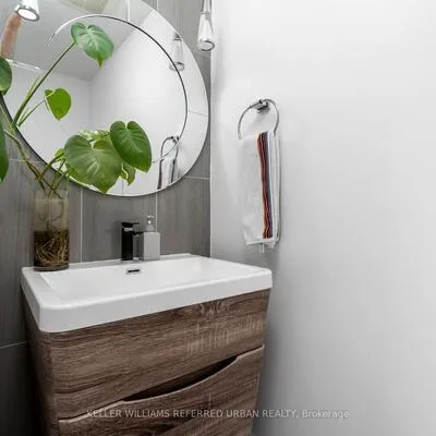 21,&nbsp;Millbrook, North Riverdale, Toronto