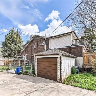 669,&nbsp;Greenwood, Danforth, Toronto