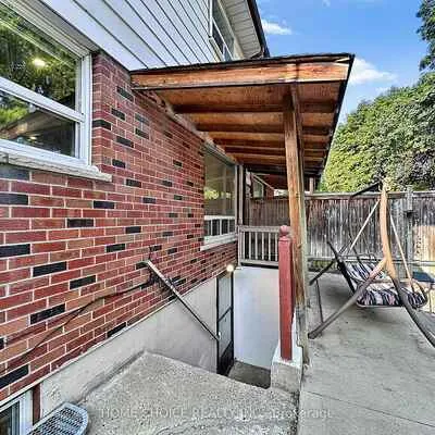 38,&nbsp;Robbinstone, Malvern, Toronto