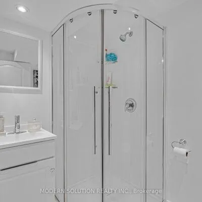 741,&nbsp;Milverton, Woodbine-Lumsden, Toronto