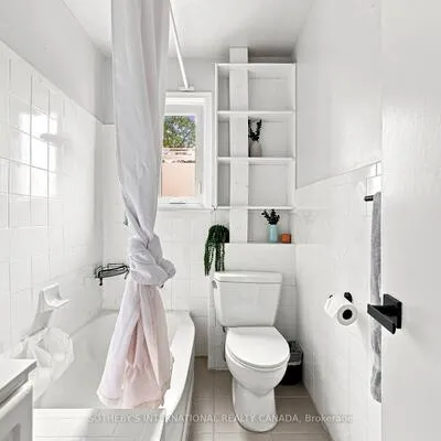 213,&nbsp;Oakcrest, East End-Danforth, Toronto