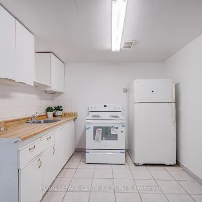 79,&nbsp;Samson, Woburn, Toronto