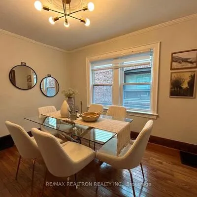 1056,&nbsp;Woodbine, Danforth, Toronto