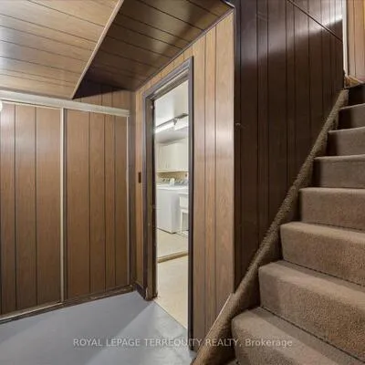 120,&nbsp;Ellington, Wexford-Maryvale, Toronto
