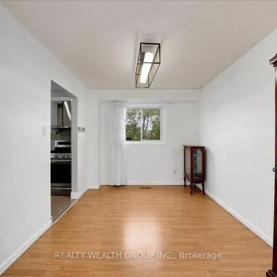 128,&nbsp;John Tabor, Malvern, Toronto