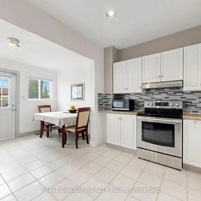 41,&nbsp;Madelaine, Oakridge, Toronto