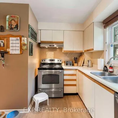 1,&nbsp;Quarry, Greenwood-Coxwell, Toronto