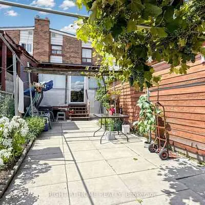 771,&nbsp;Birchmount, Ionview, Toronto