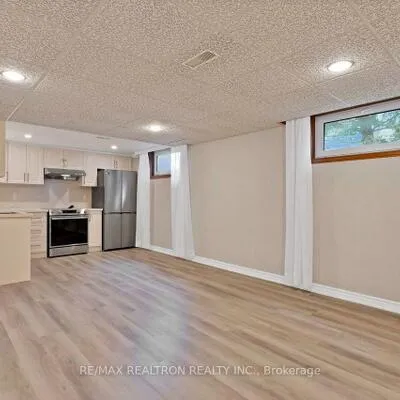 421,&nbsp;Brimorton, Woburn, Toronto