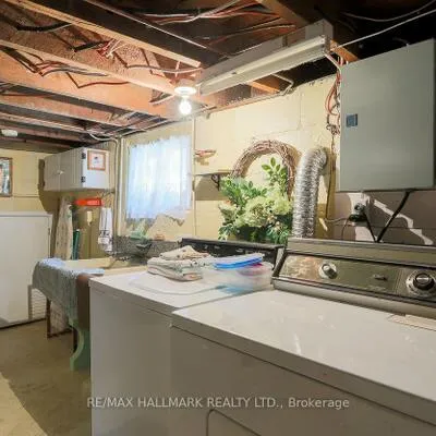 40,&nbsp;Pinegrove, Birchcliffe-Cliffside, Toronto